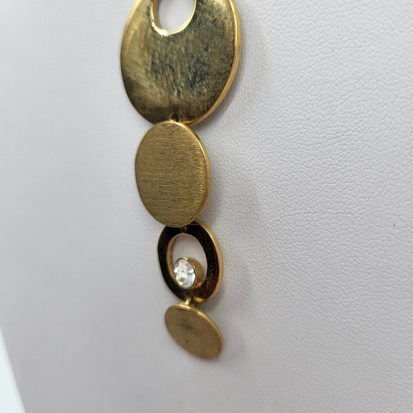 Nine West Abstract Gold Pendant Necklace - Picture 5 of 8